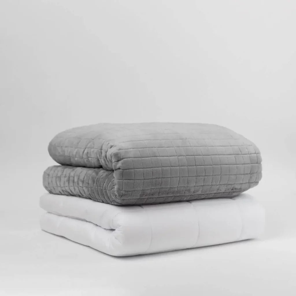 Couverture lestée 12 kg grise pliée